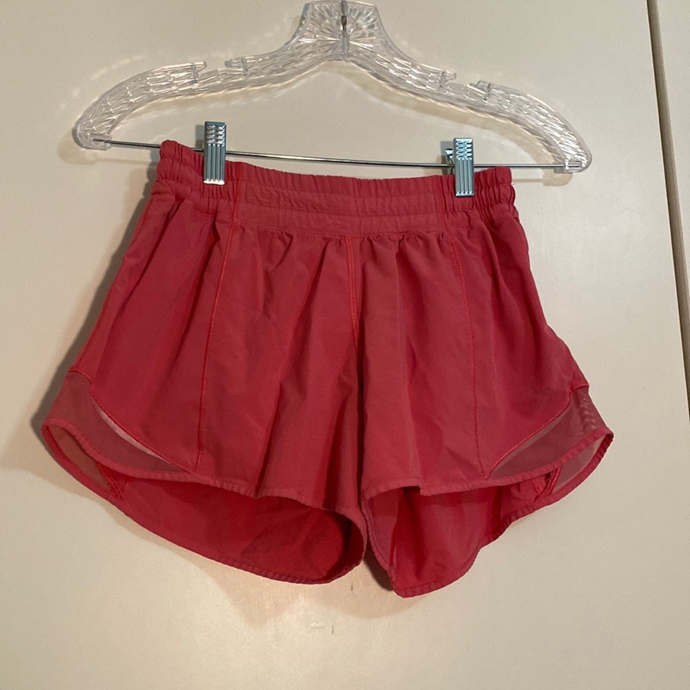 Lululemon Tracker Shorts 2.5 Inseam | Size 6